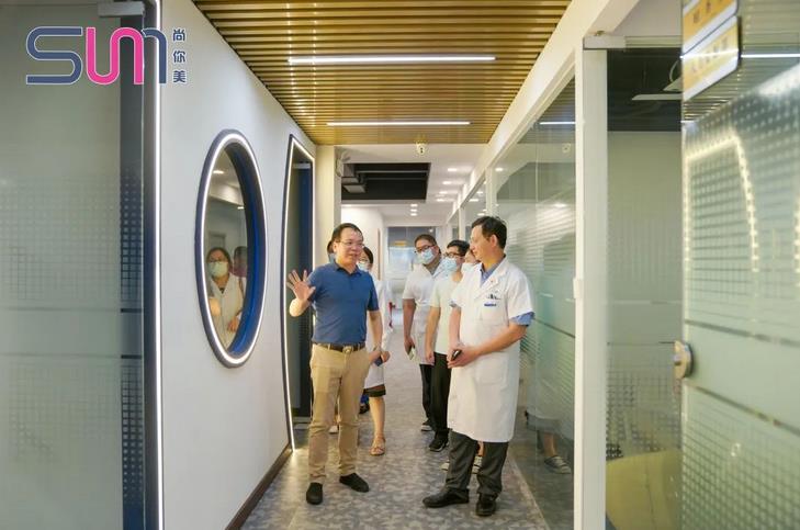 南方醫科大學中西醫結合醫院專家團隊參觀了解尚你美企業文化
