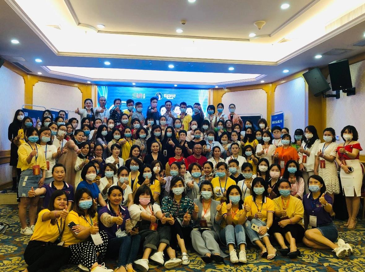 尚你美藏后耳療怎么樣團隊合照